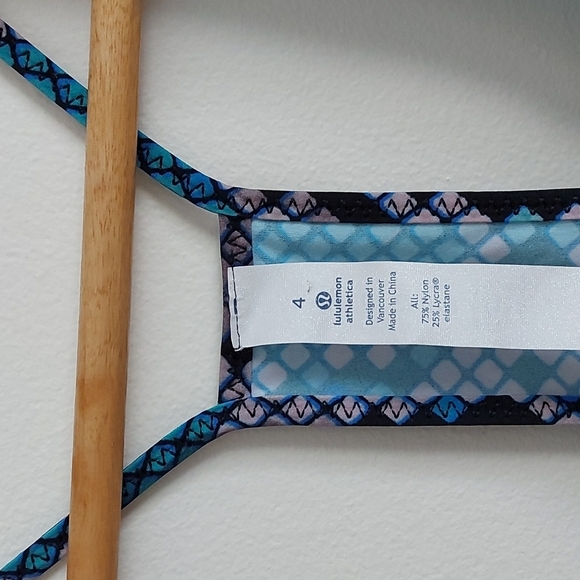 Lululemon Snake Print Tank Top Aqua Pink and Black. Size 4, - Picture 3 of 4